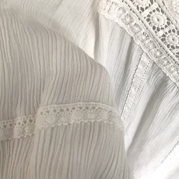 “Kismet” Cold Shoulder Top - Picture 5 of 6